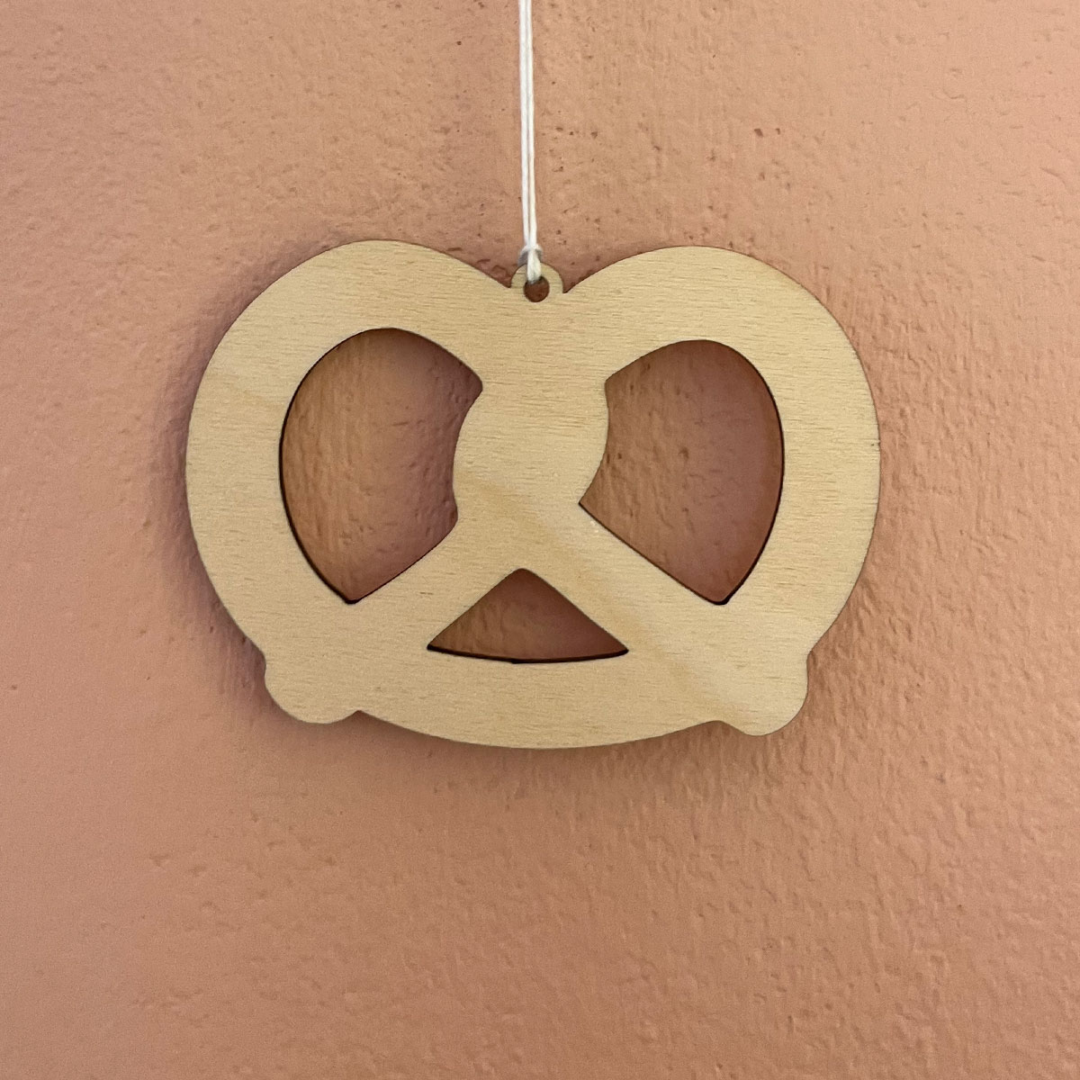 Allernixe_Baumschmuck_Brezel_2